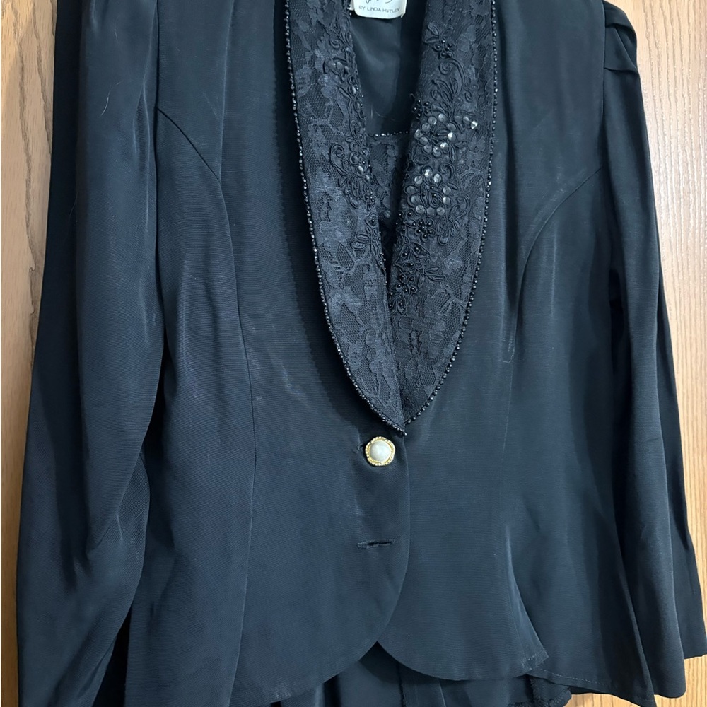 Chic Black Women's Blazer with Lace Detail
